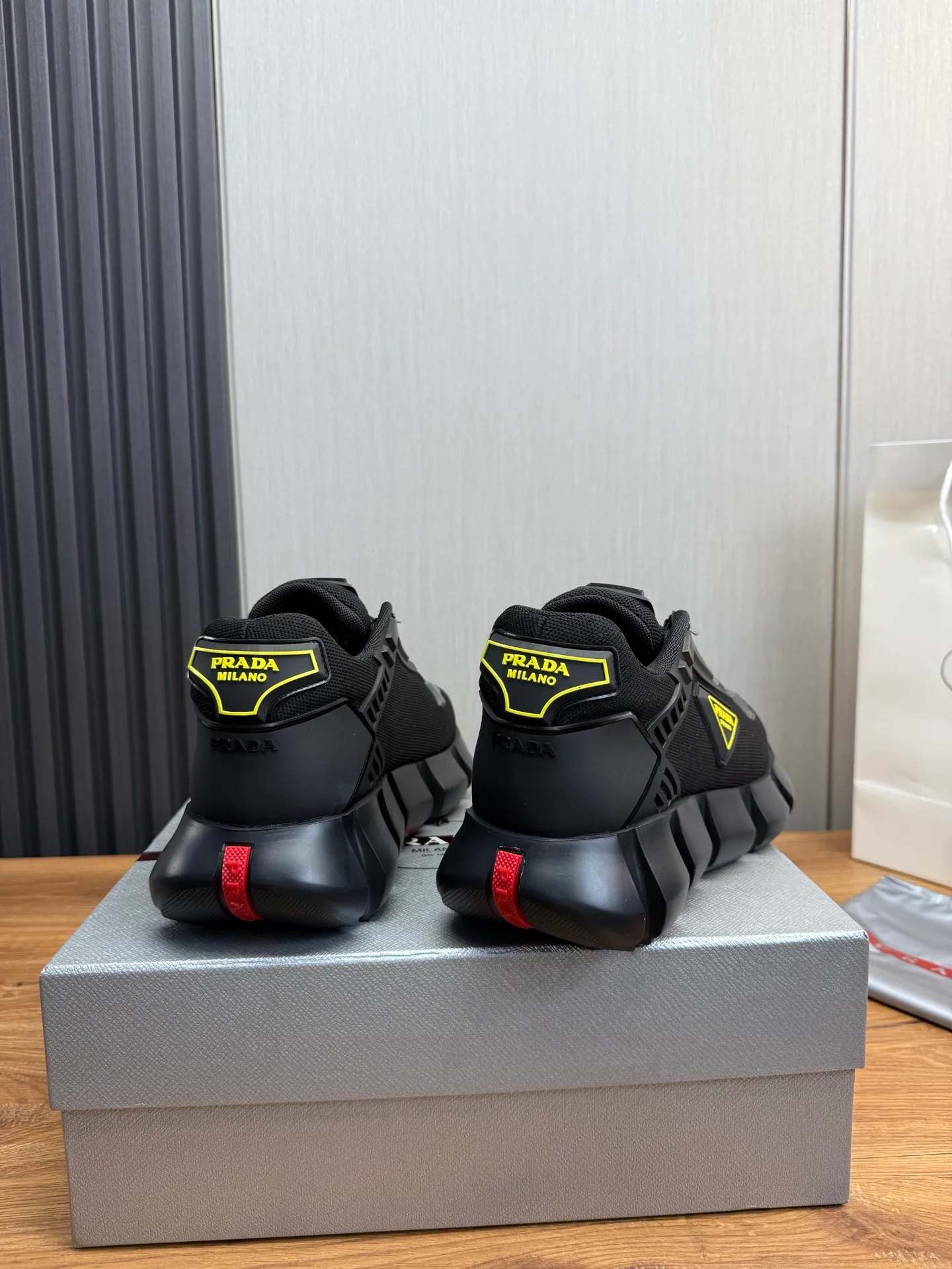 Factory price 580💰 [PRADA] Men's shoes are popular in the counter, official website is synchronized, 1 high-quality shipment ✔️Original mesh + cowhide lining, 1🆚1 replica, original bottom, 38-45 (45 customized, non-refundable)